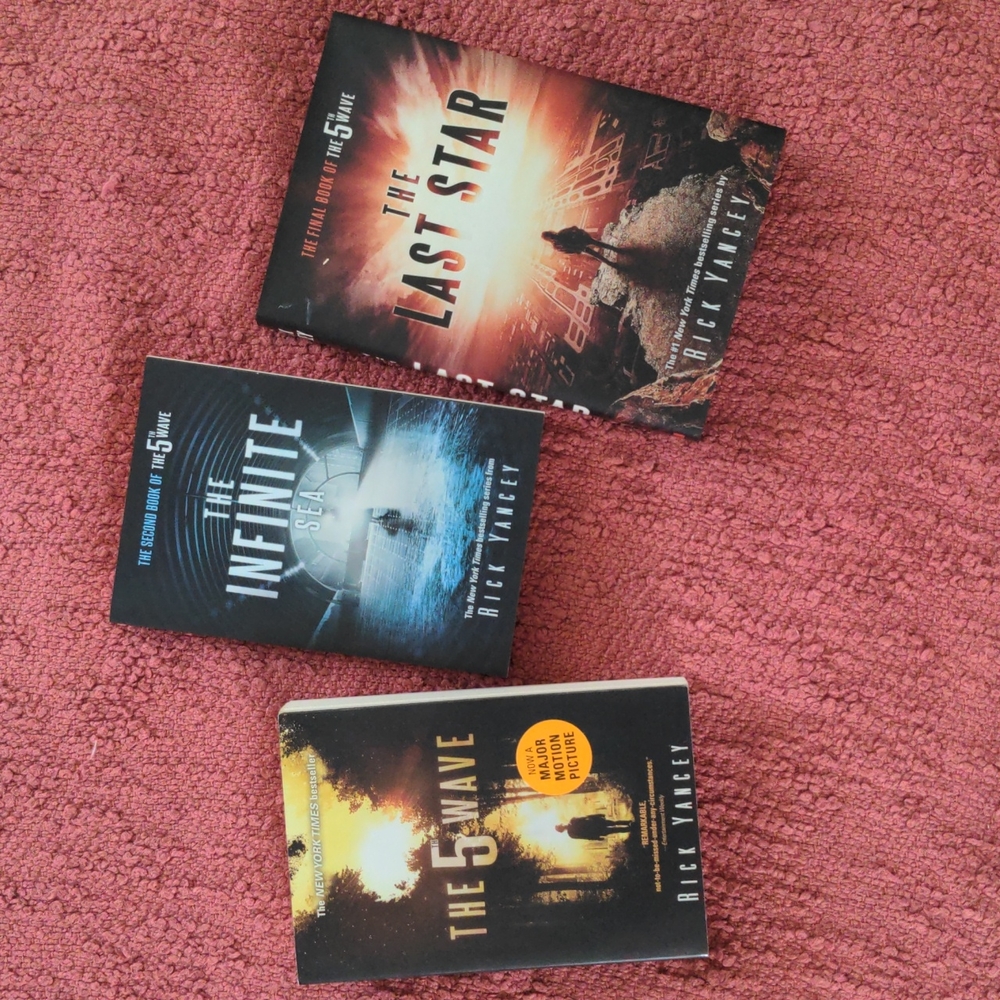The 5th Wave Series by Rick Yancey